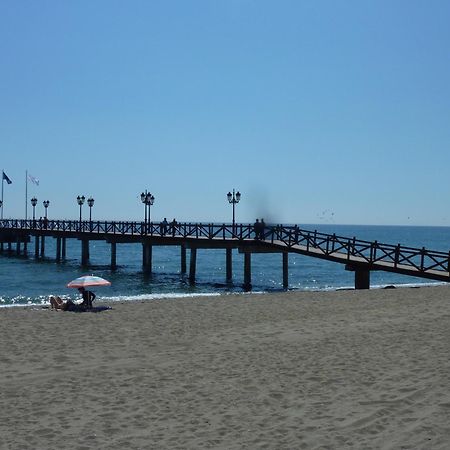 Hostal Berlin Marbella Luaran gambar