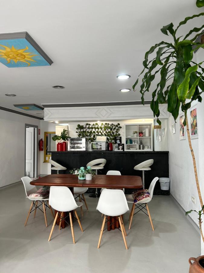 Hostal Berlin Marbella Luaran gambar