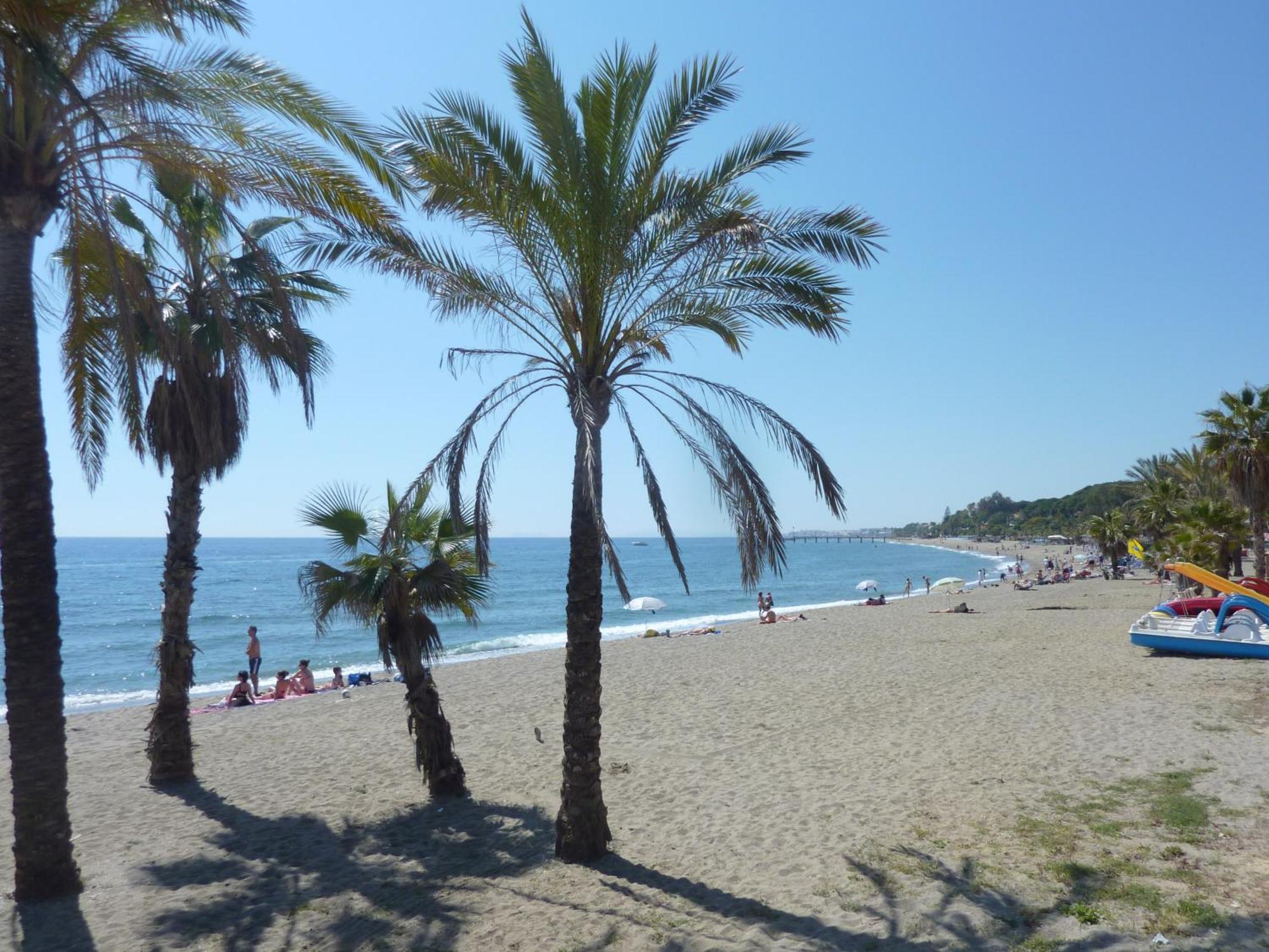 Hostal Berlin Marbella Luaran gambar