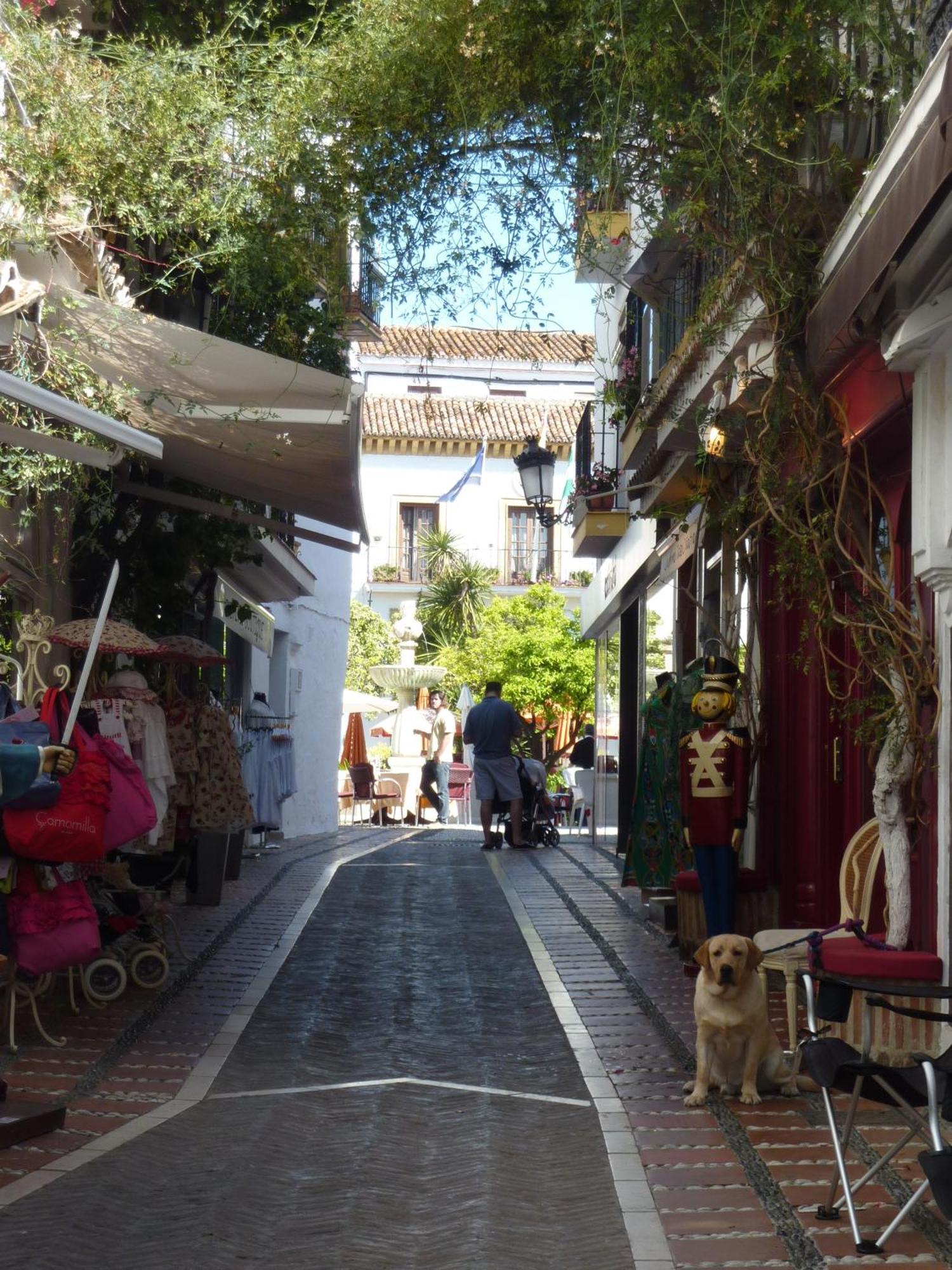 Hostal Berlin Marbella Luaran gambar