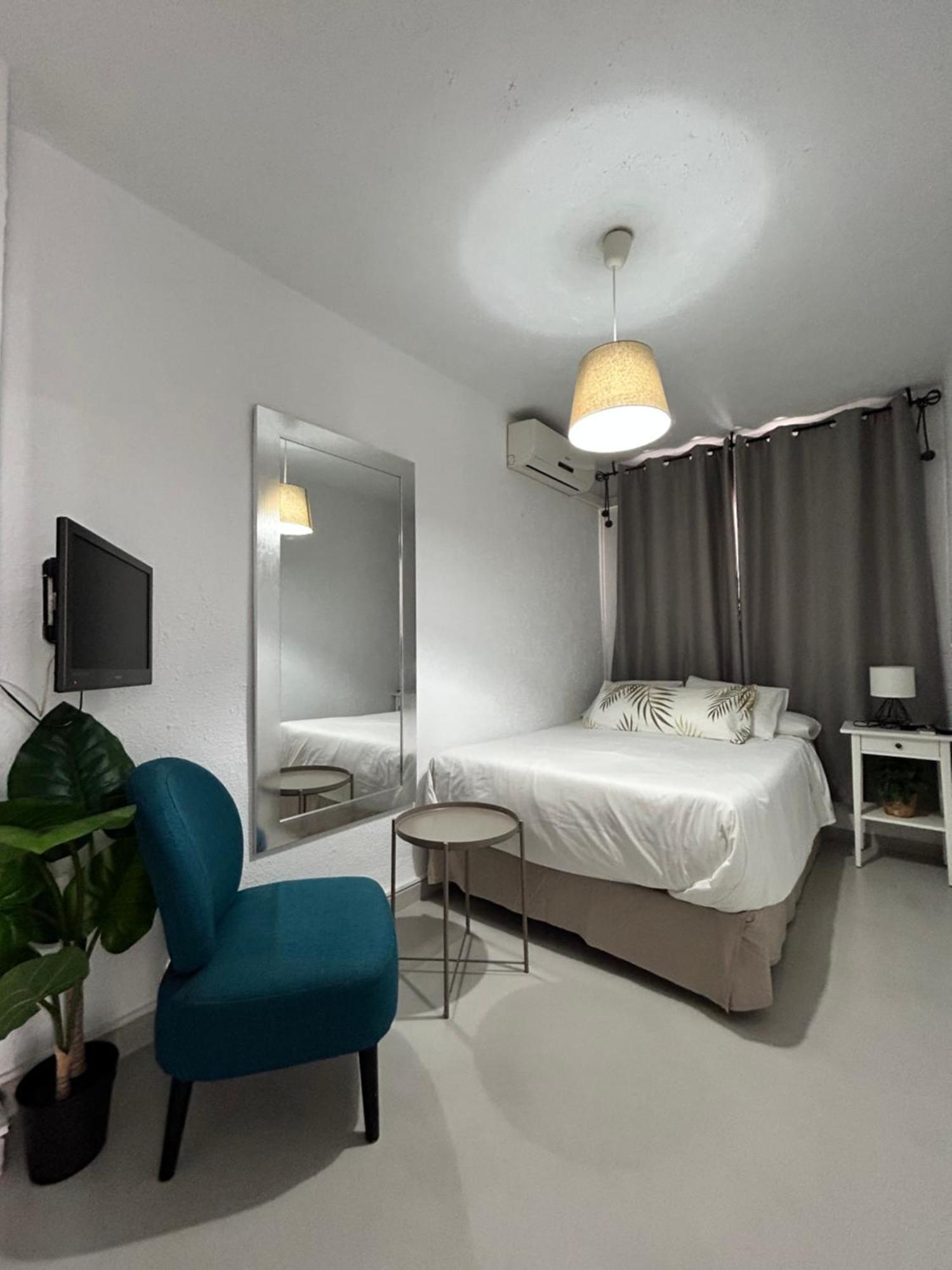 Hostal Berlin Marbella Luaran gambar