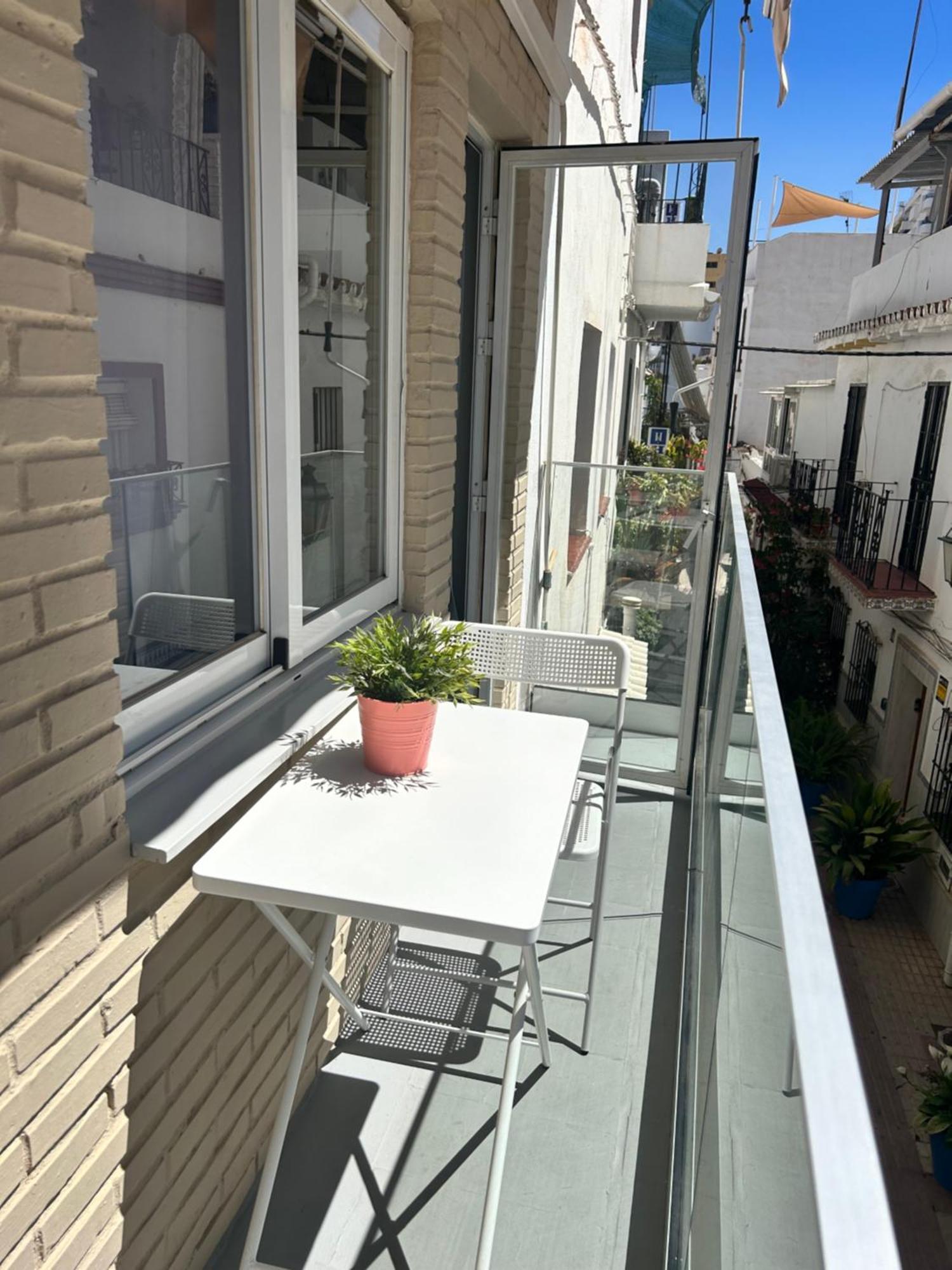 Hostal Berlin Marbella Luaran gambar