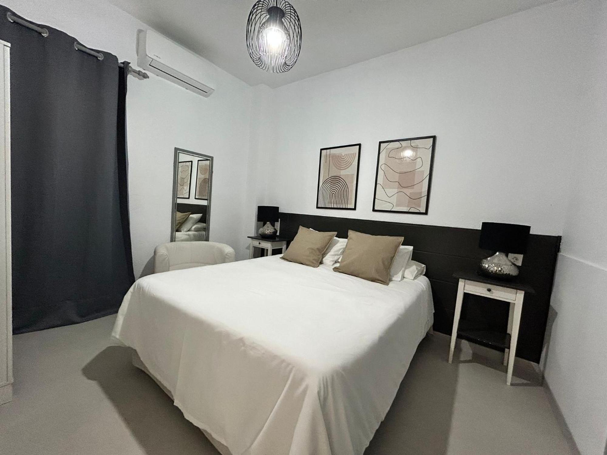 Hostal Berlin Marbella Luaran gambar